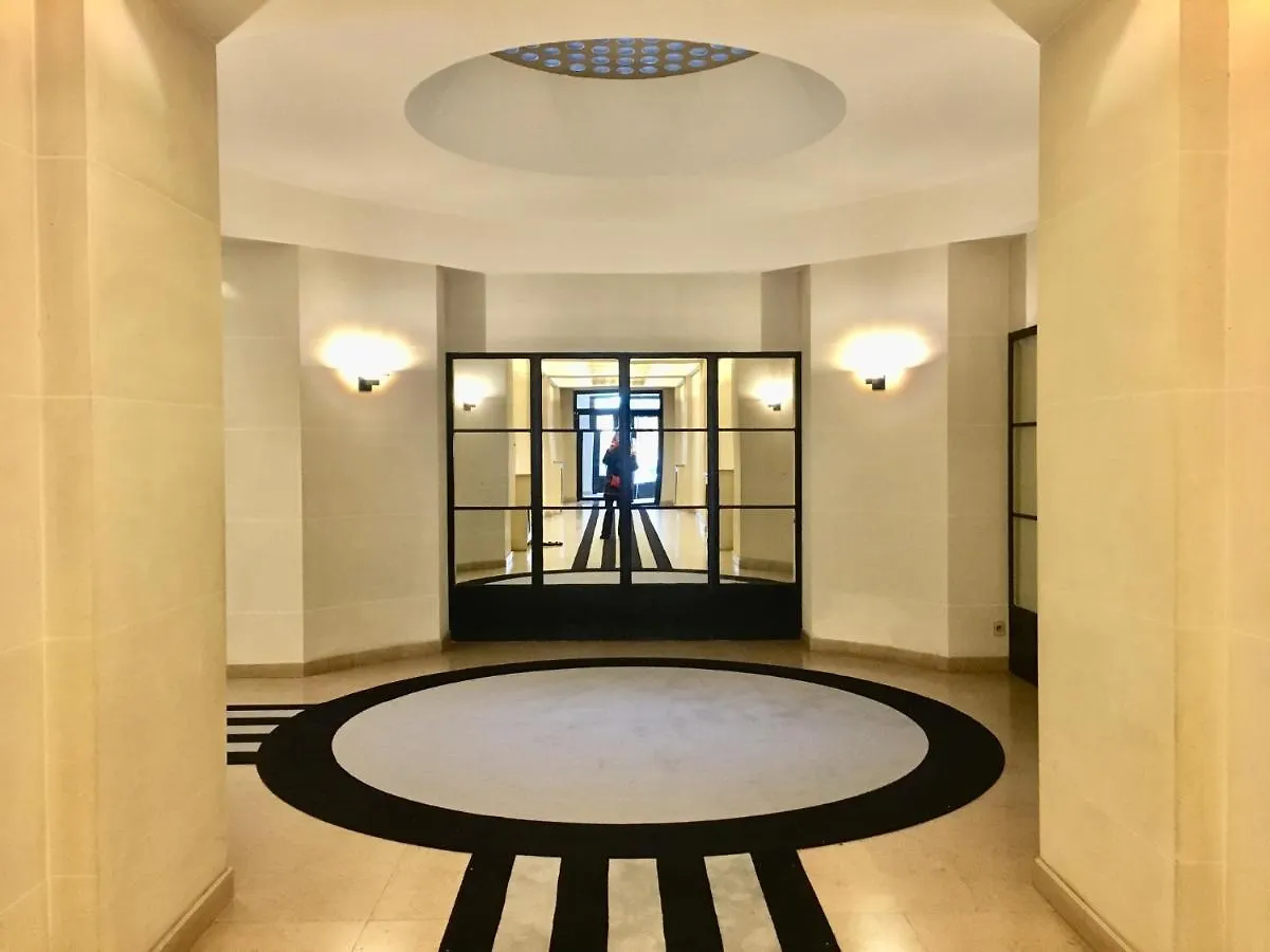 Appartement Sartre : Au Cœur De La Rive Gauche, Neuf, Design, 2/4 Personnes *